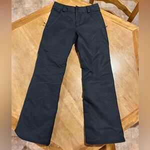 Volcom women's Ski/Snowboard pants size small. Width is 15 and inseam is 31.